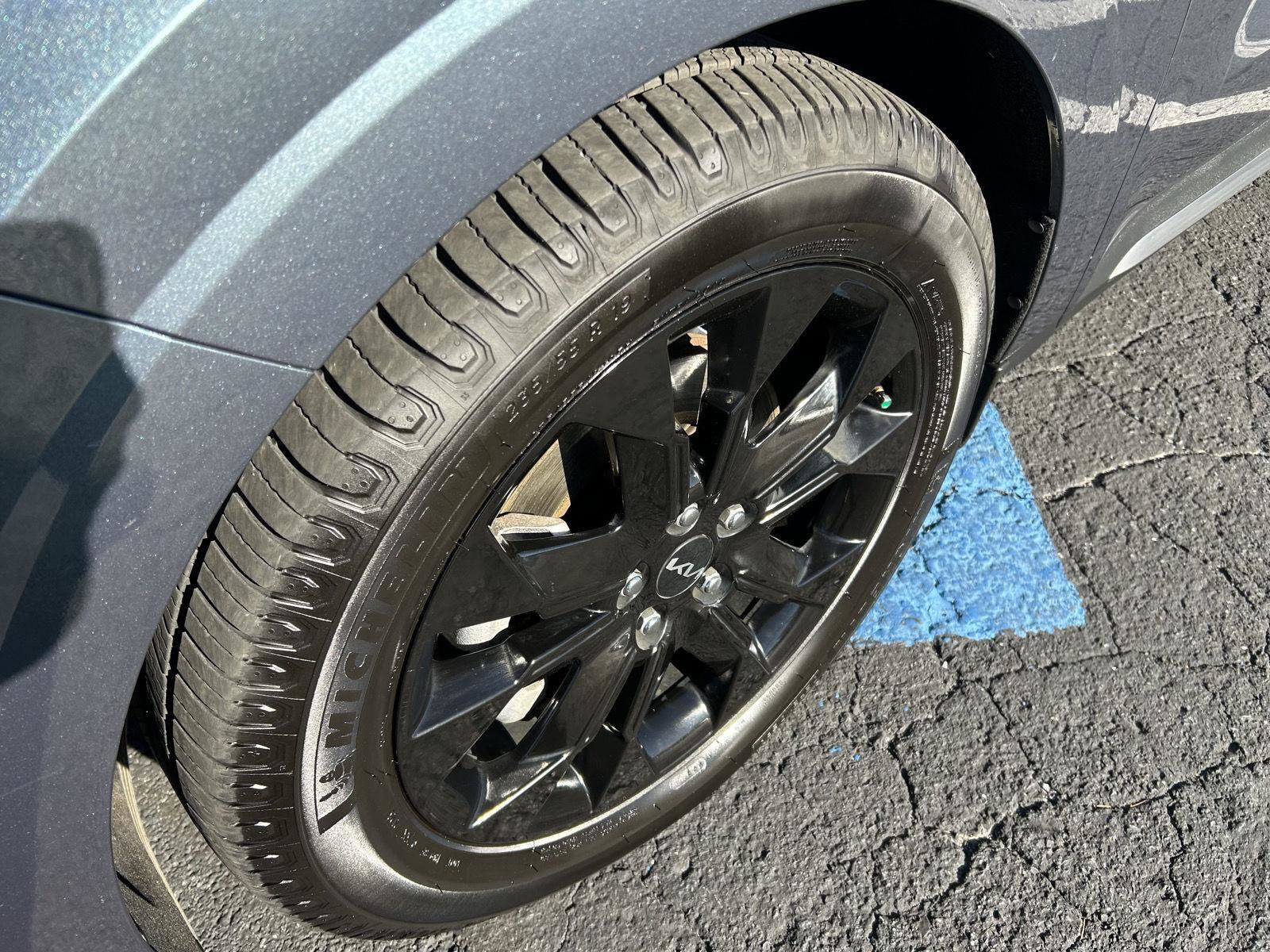 Used 2024 Kia Carnival SX Prestige image 12