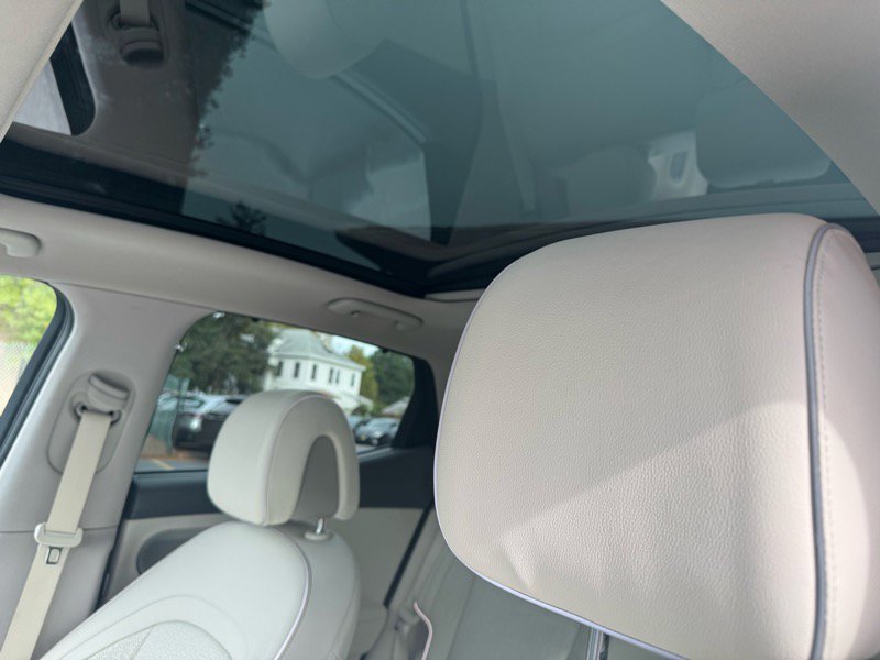 Used 2024 Genesis GV60 Advanced image 9