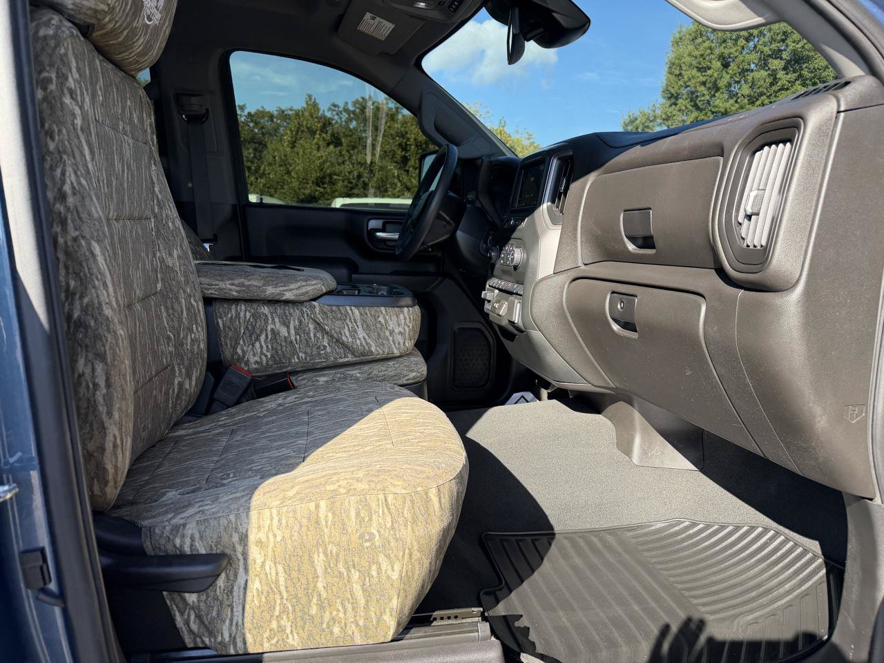 Used 2024 Chevrolet Silverado 2500 Custom w/ Custom Value Package AWD/4WD image 12