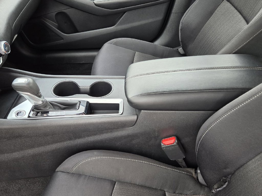 Used 2025 Nissan Altima 2.5 SV FWD image 31