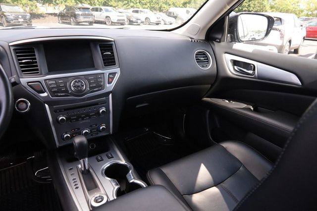 Used 2017 Nissan Pathfinder SL w/ SL Premium Package AWD/4WD image 31