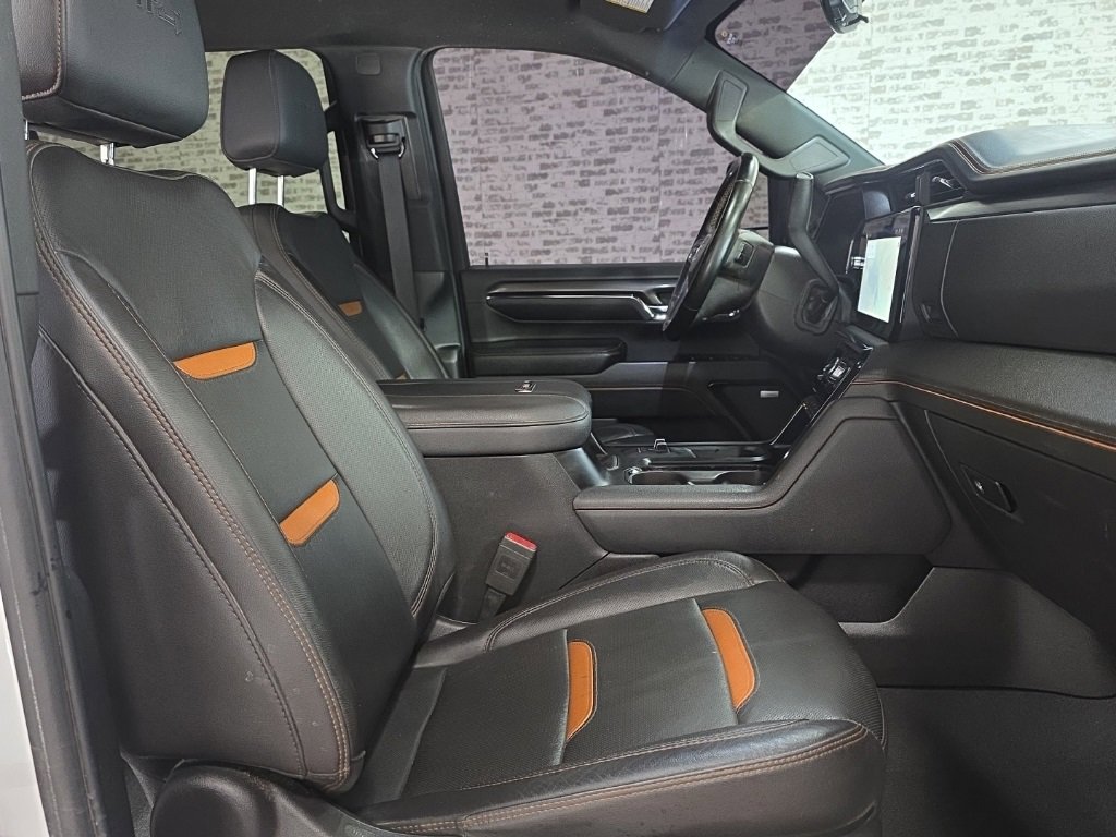 Used 2024 GMC Sierra 2500 AT4 w/ Technology Package image 11