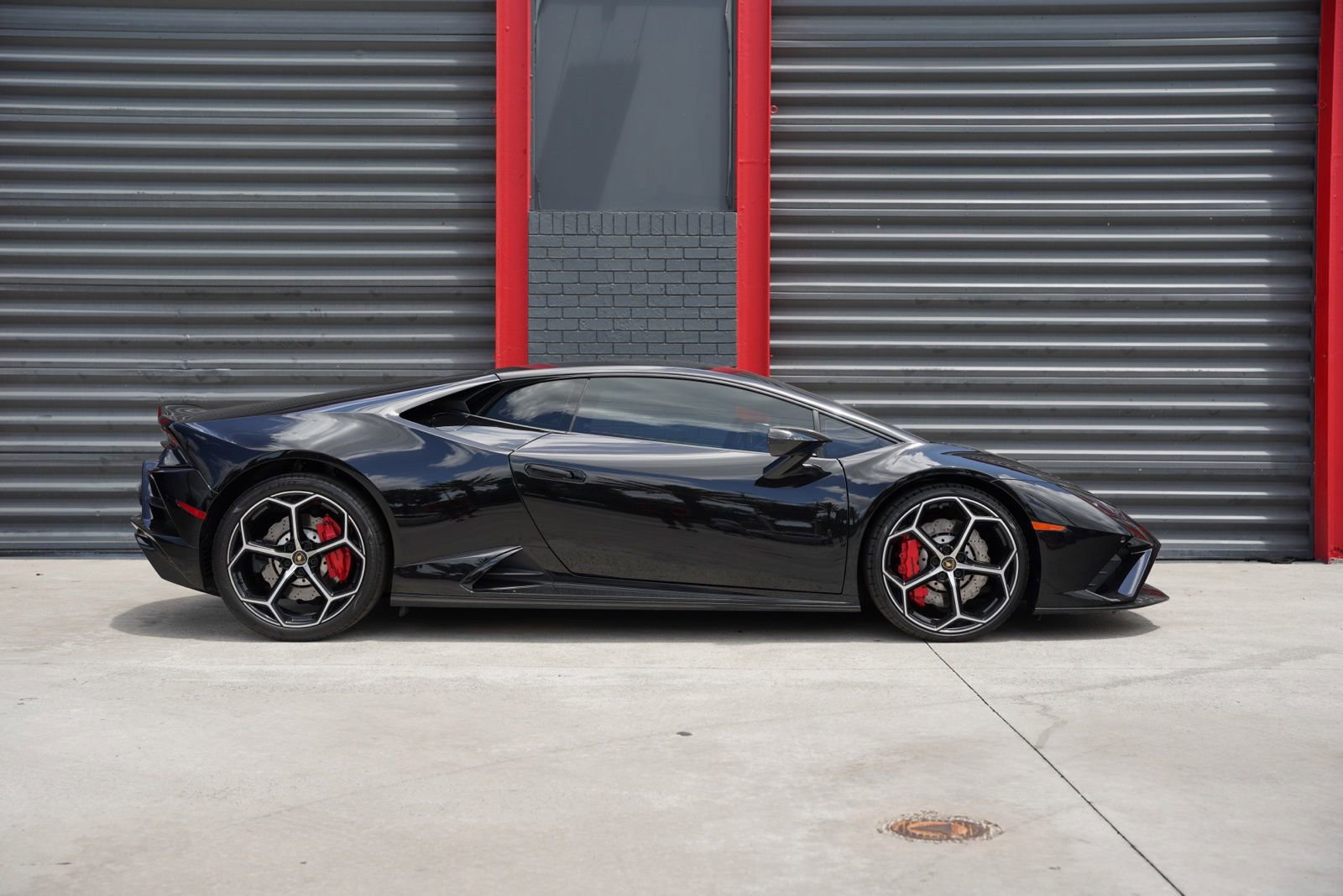 Used 2021 Lamborghini Huracan EVO image 5