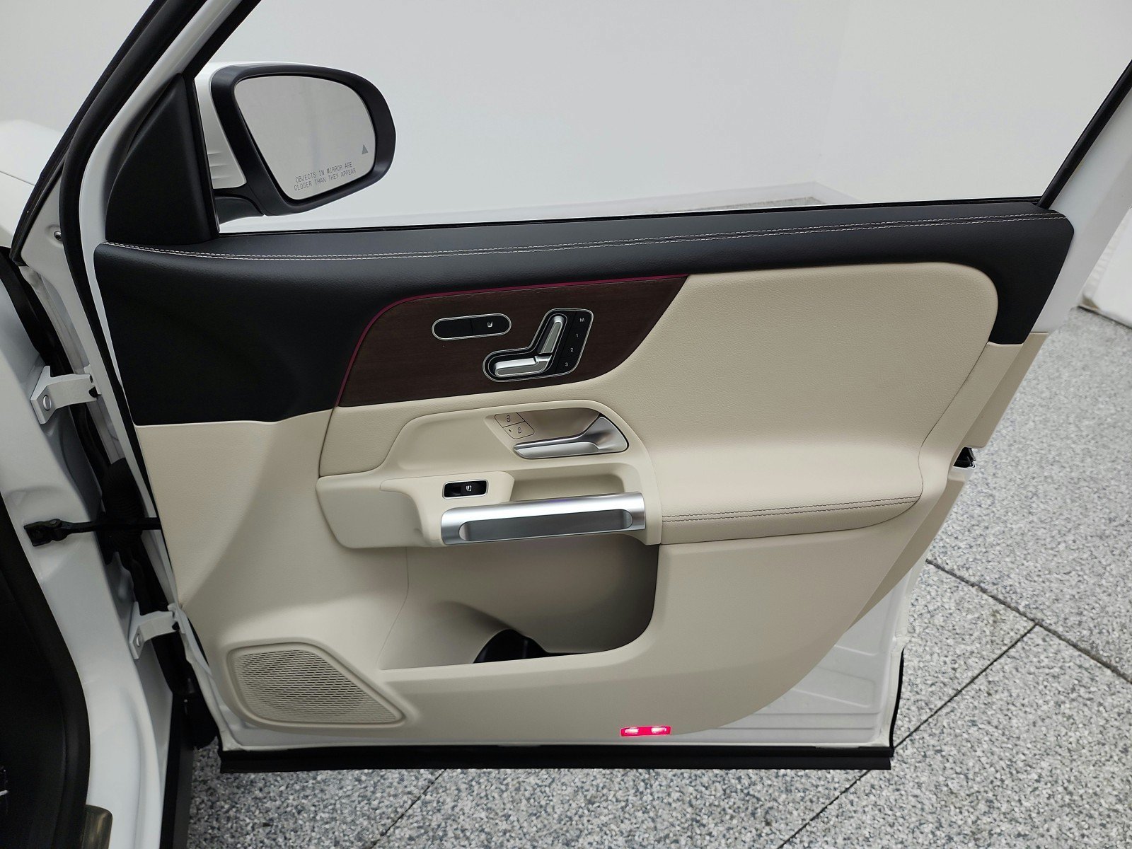 Used 2023 Mercedes-Benz GLB 250 image 21