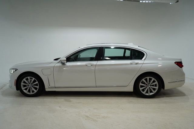Used 2020 BMW 745e xDrive image 4