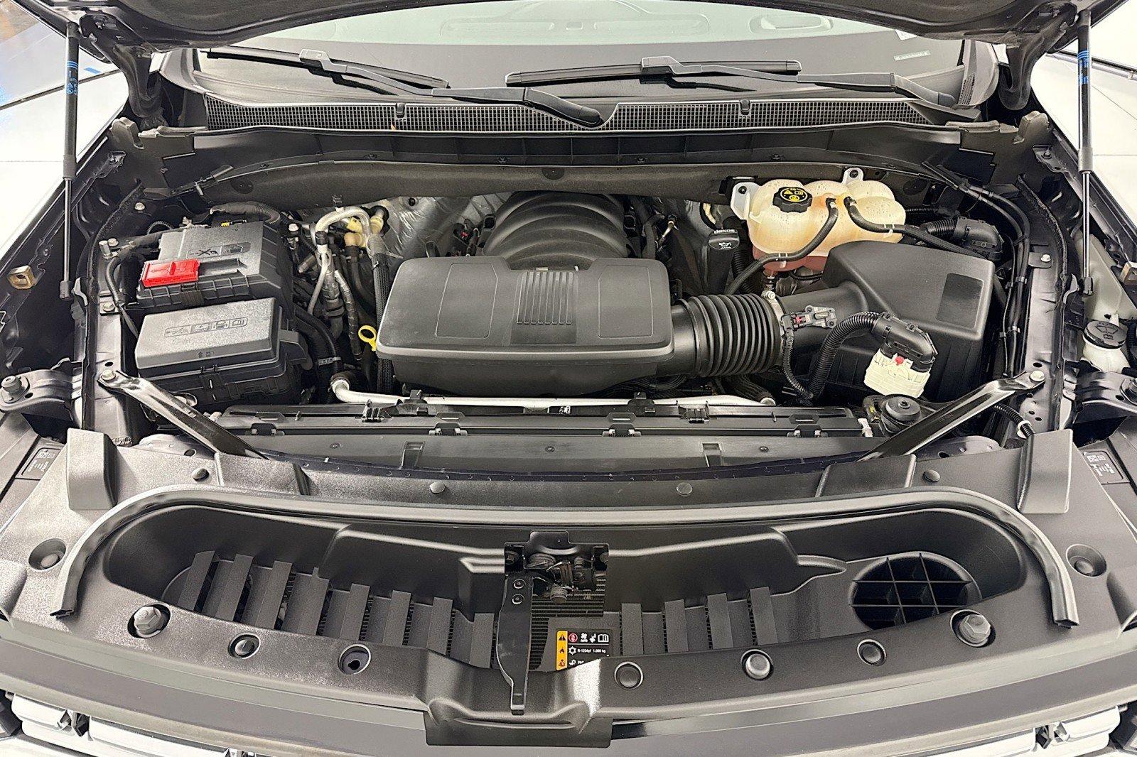 Used 2023 Chevrolet Suburban Premier image 11