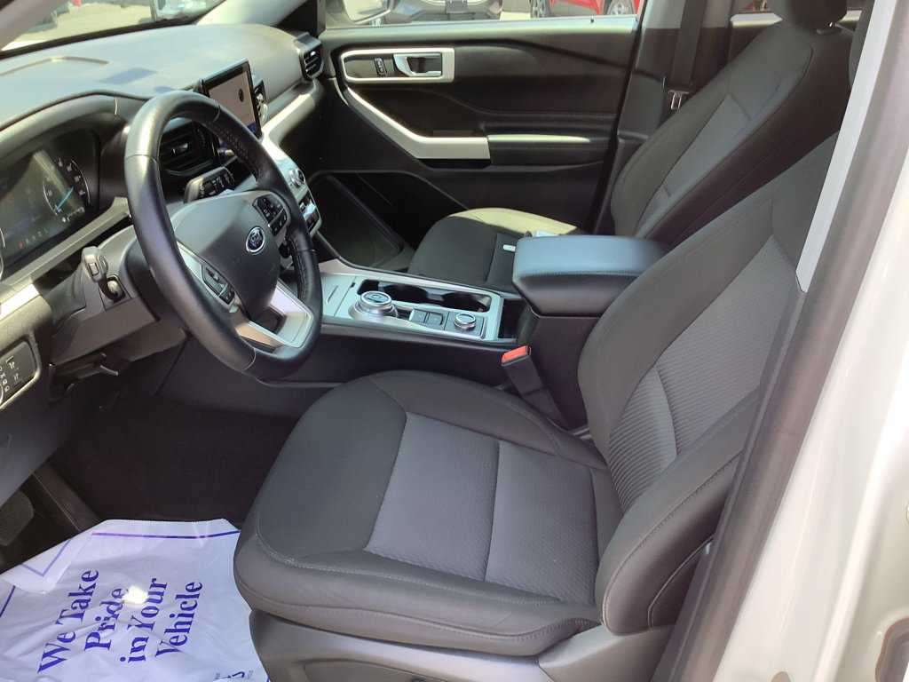 Used 2022 Ford Explorer XLT image 11