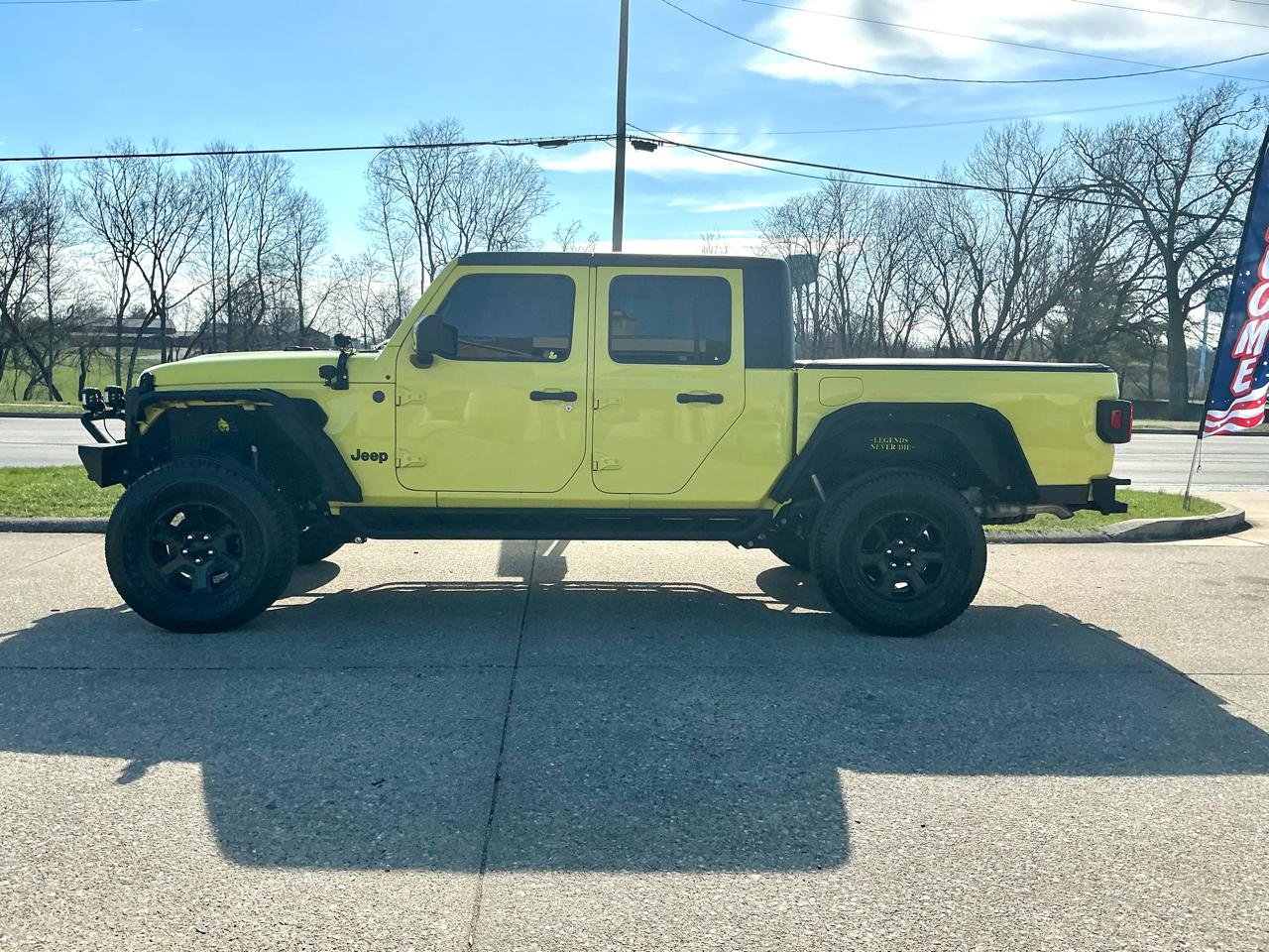 Used 2023 Jeep Gladiator Sport image 8