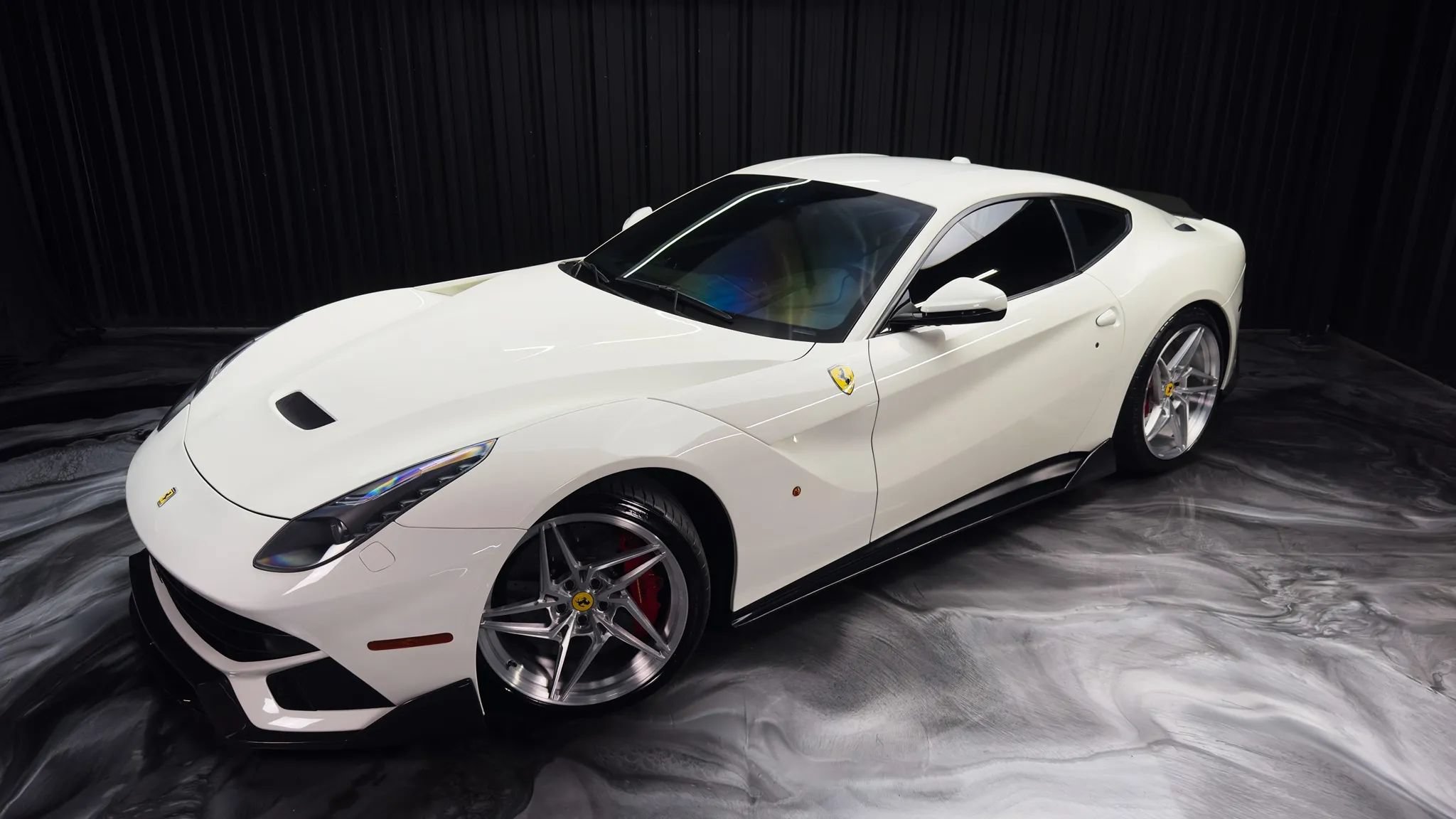 Used 2015 Ferrari F12 Berlinetta RWD image 3