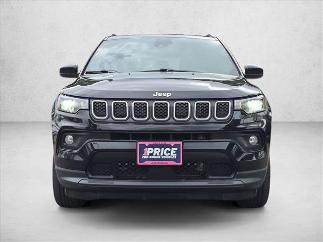 Used 2024 Jeep Compass Latitude AWD/4WD image 2