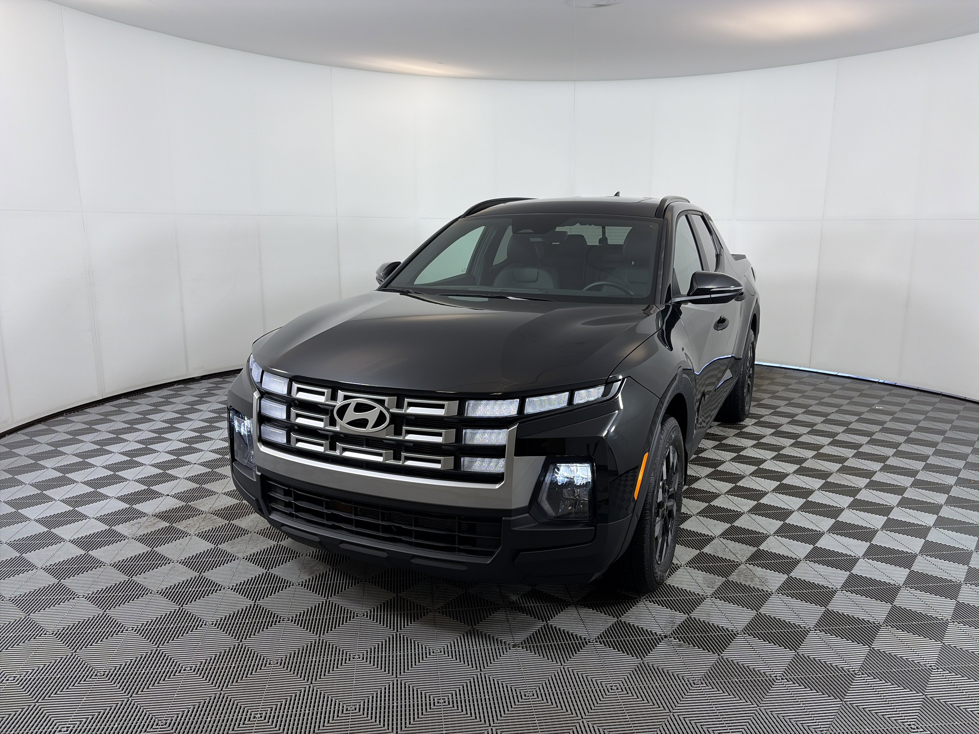 Certified 2025 Hyundai Santa Cruz SEL image 2