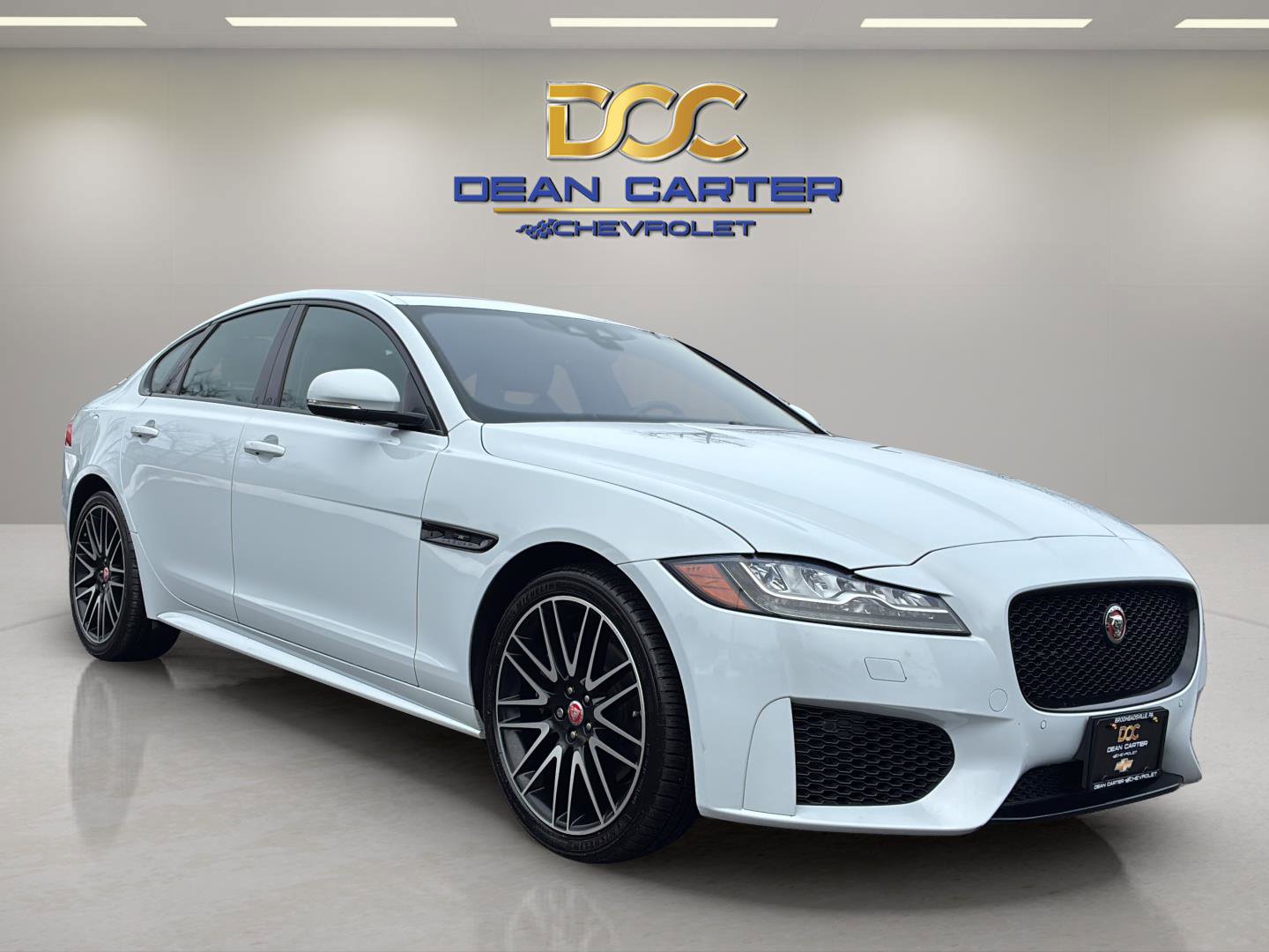 Used 2020 Jaguar XF Checkered Flag image 15