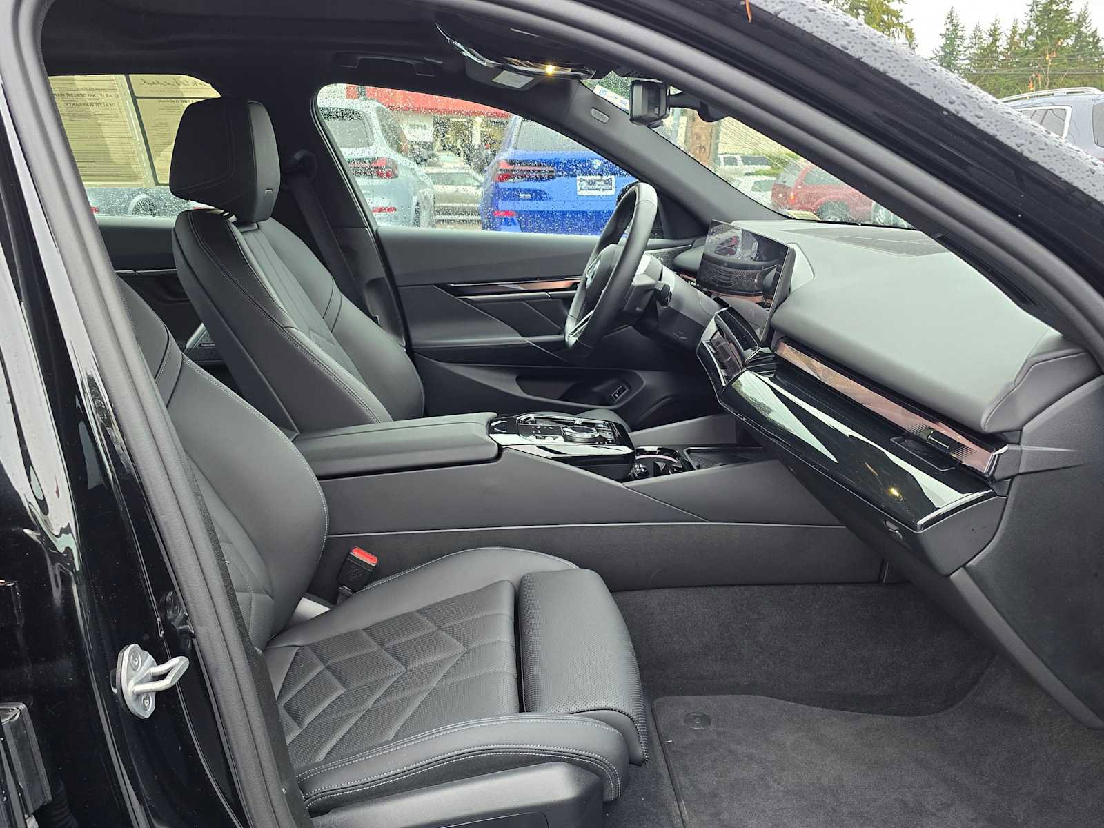 Used 2024 BMW i5 eDrive40i w/ M Sport Package image 11