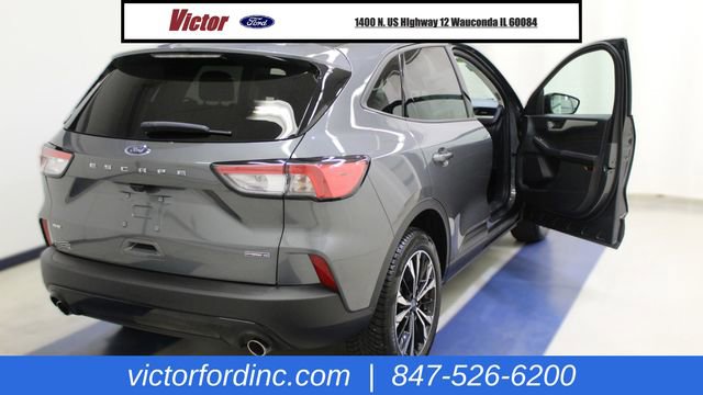 Used 2022 Ford Escape SE w/ SE Sport Appearance Package image 8