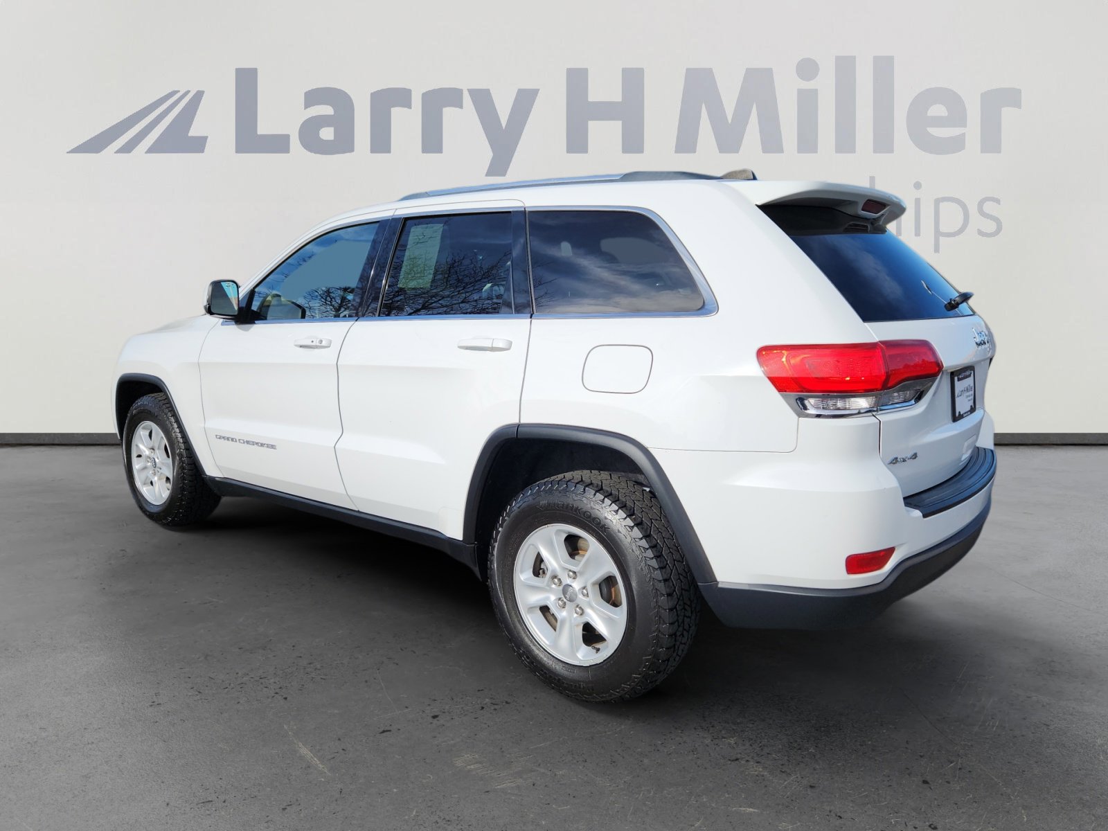 Used 2014 Jeep Grand Cherokee Laredo w/ Quick Order Package 23E image 3
