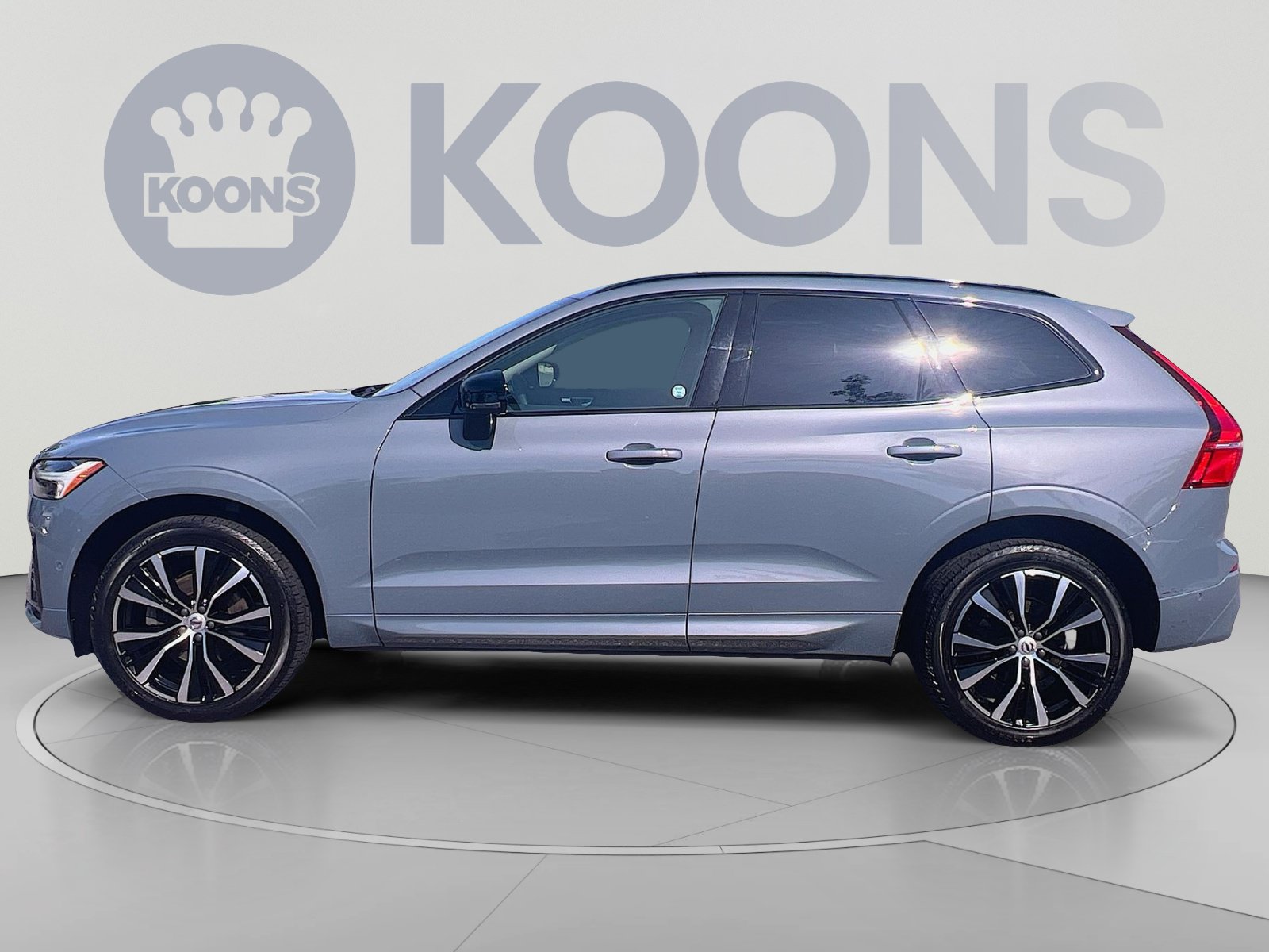 Certified 2023 Volvo XC60 B5 Plus w/ Climate Package AWD/4WD image 2