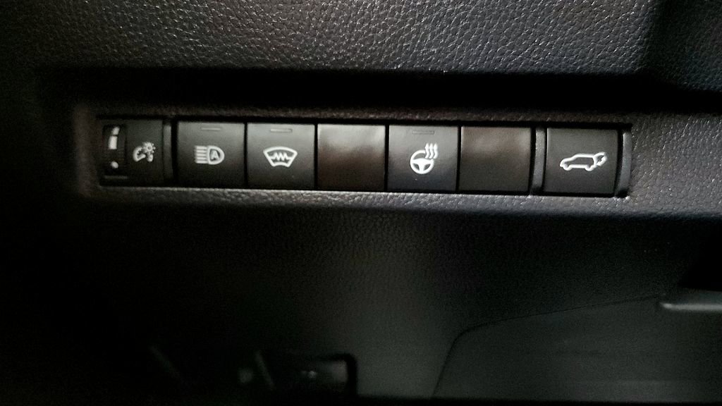 Certified 2023 Toyota RAV4 XLE w/ Convenience Package AWD/4WD image 33