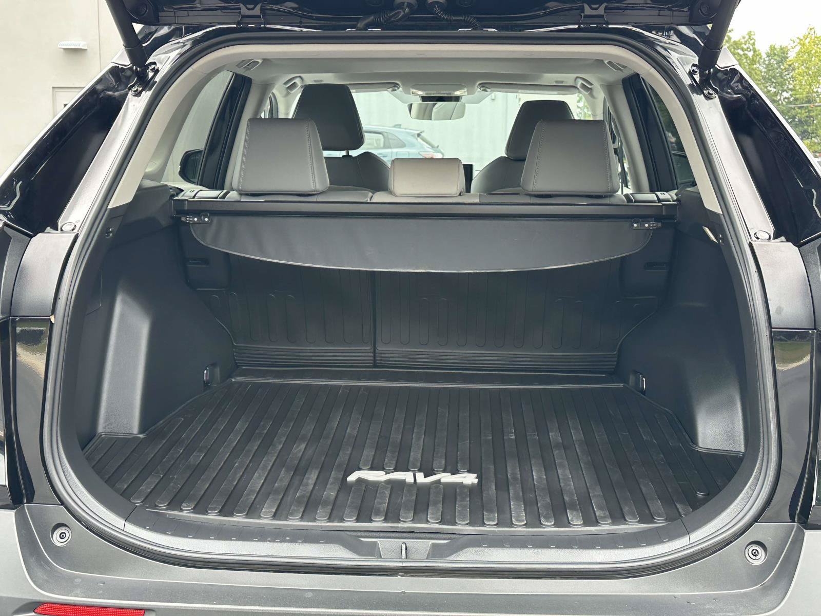 Used 2025 Toyota RAV4 XLE Premium FWD image 8