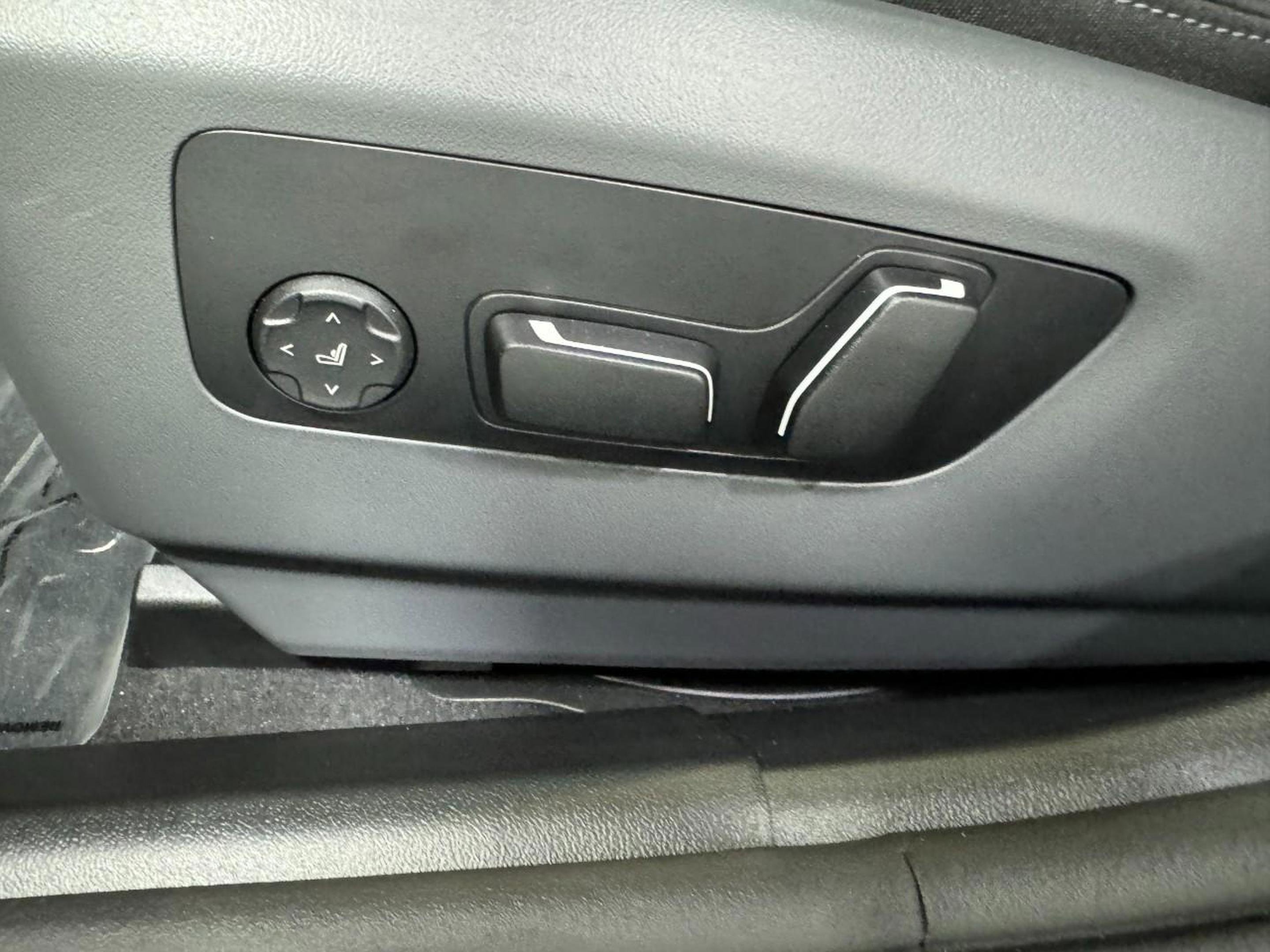 New 2026 BMW 540i xDrive w/ M Sport Package image 29