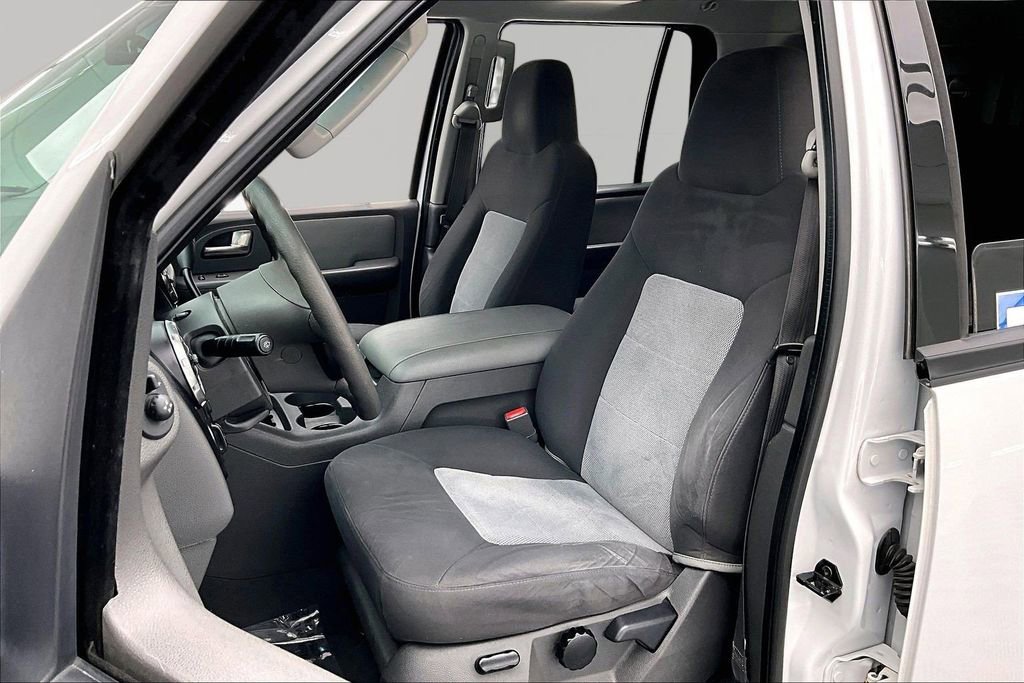 Used 2003 Ford Expedition XLT AWD/4WD image 25