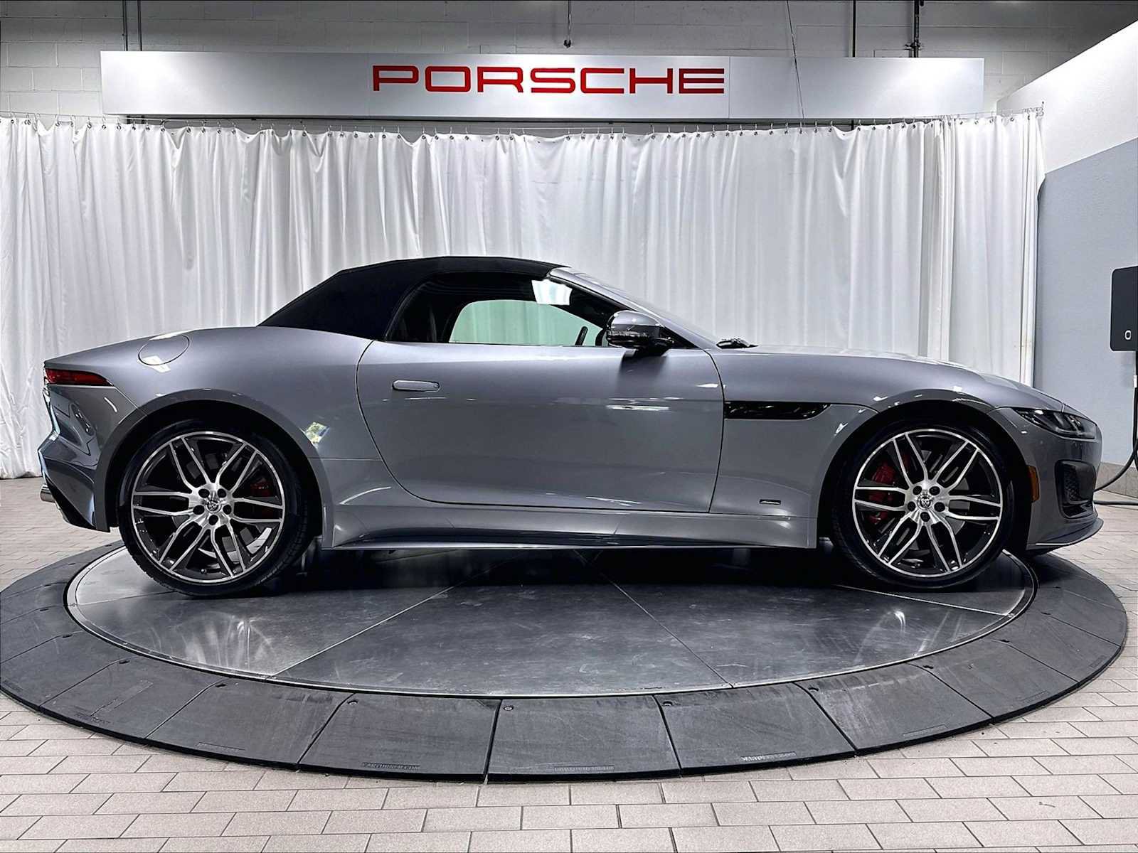 Used 2024 Jaguar F-TYPE Convertible AWD image 10
