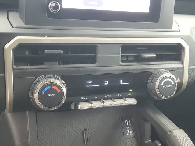 Used 2025 Toyota Tacoma SR AWD/4WD image 28