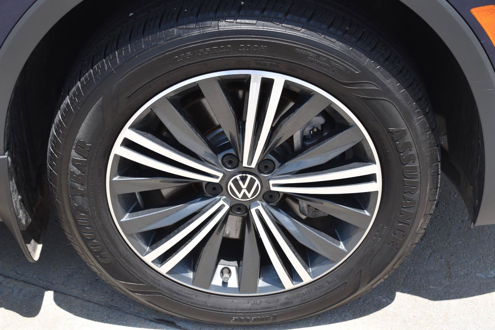 Used 2024 Volkswagen Tiguan Wolfsburg Edition AWD/4WD image 11