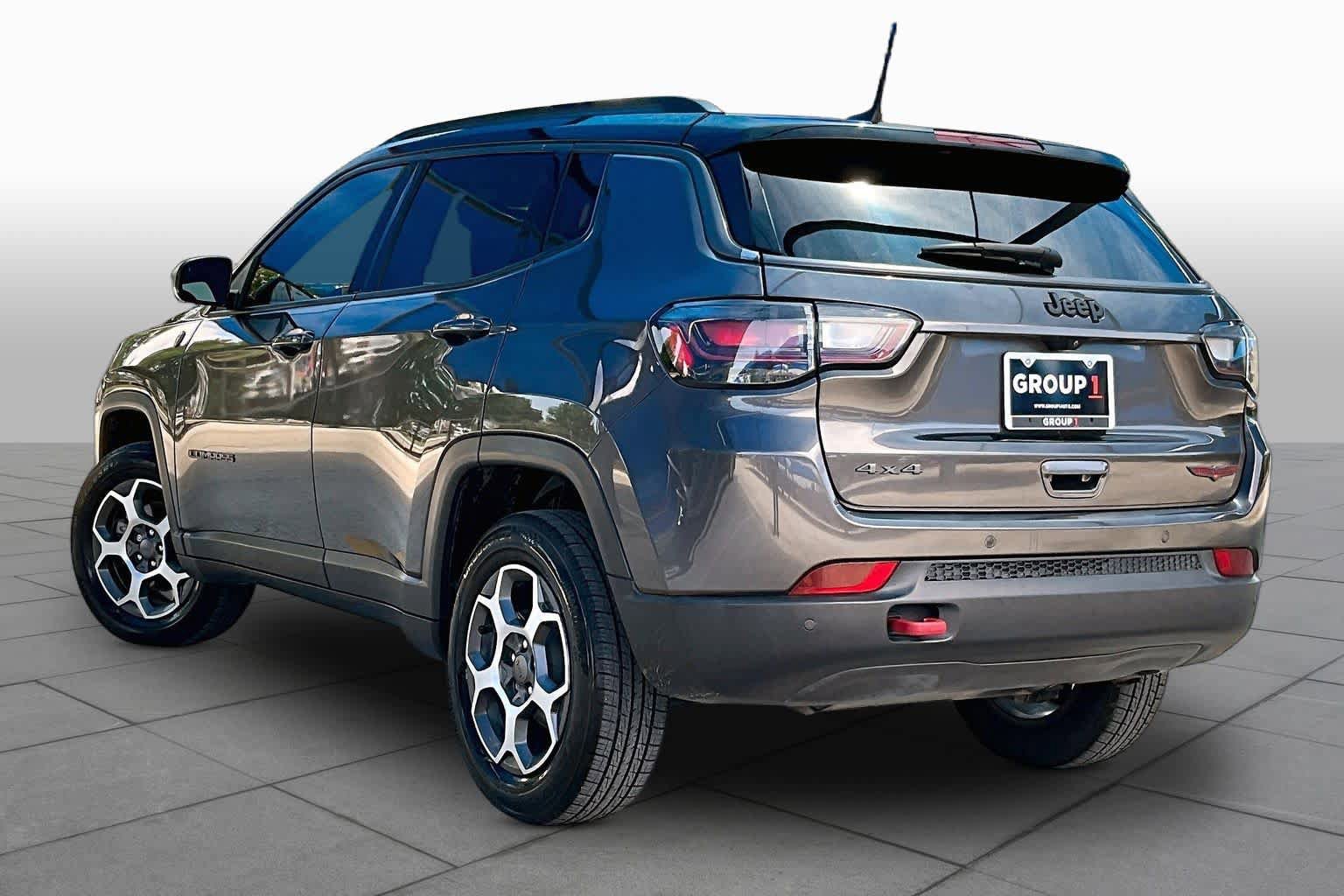Used 2022 Jeep Compass Trailhawk w/ Trailhawk Elite Group AWD/4WD image 12