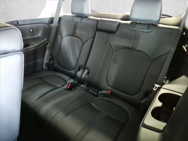Used 2025 Honda Pilot Touring image 21