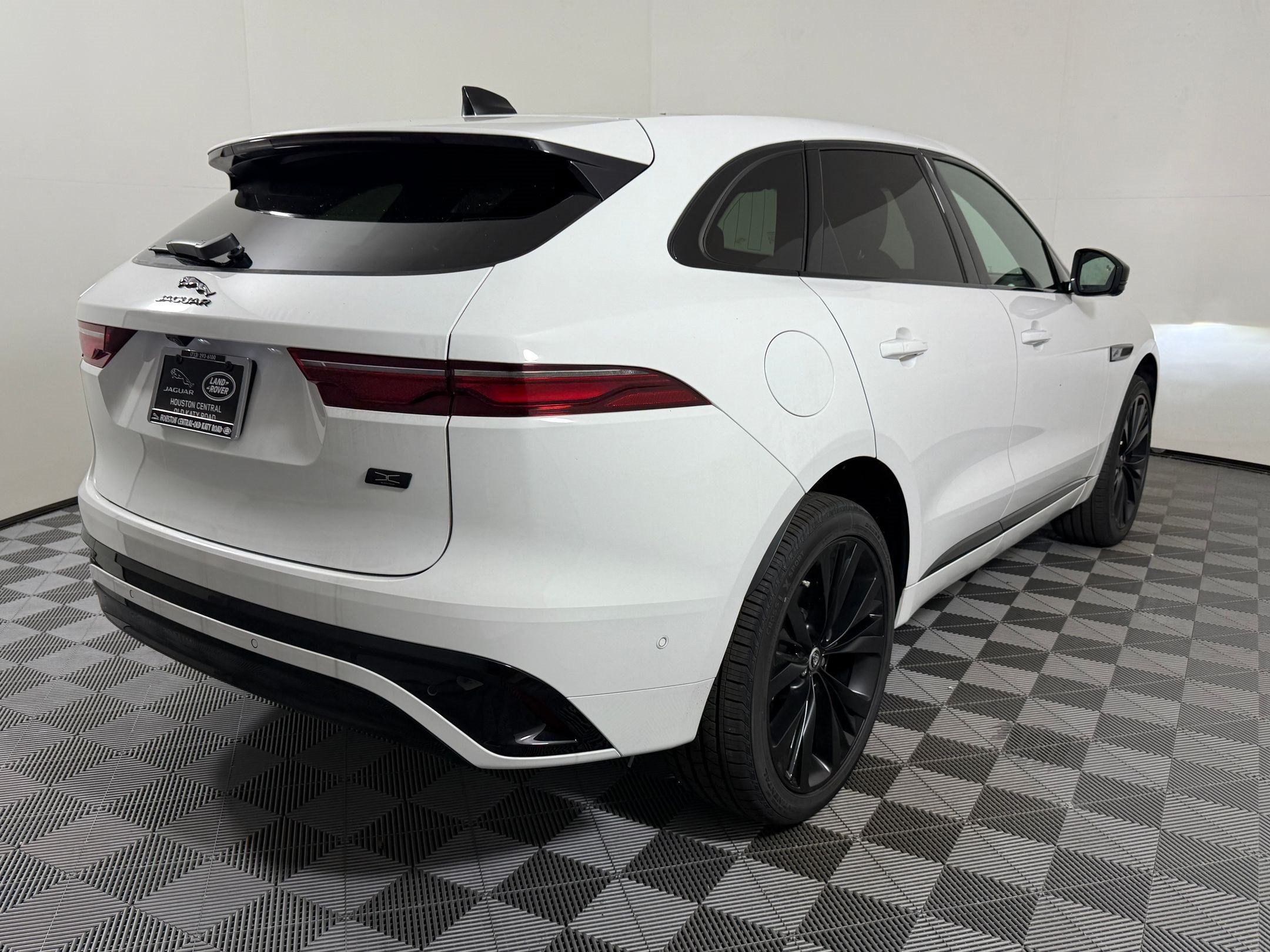 New 2026 Jaguar F-PACE R-Dynamic S AWD/4WD image 8
