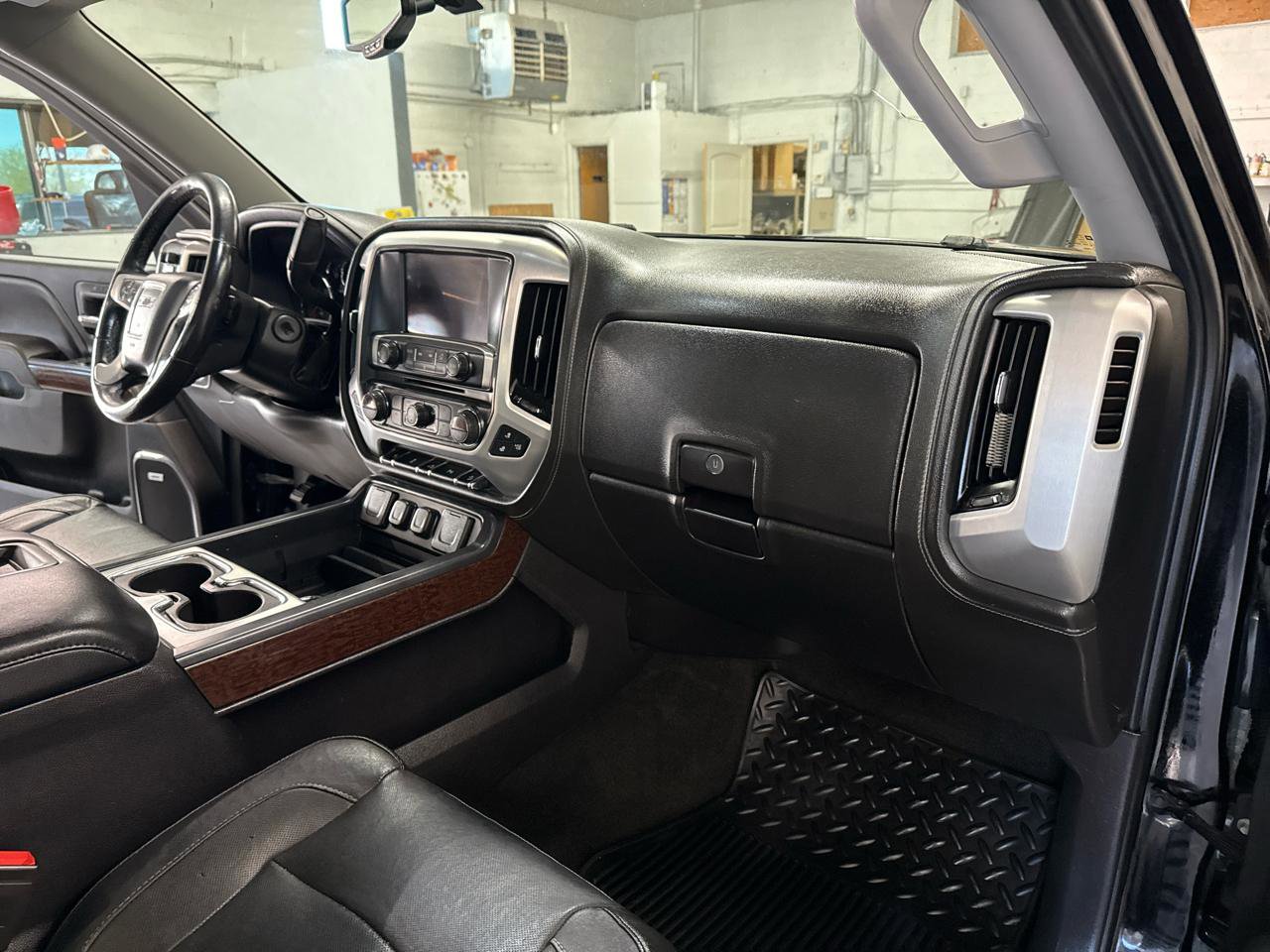 Used 2015 GMC Sierra 1500 SLT w/ SLT Crew Cab Value Package image 46