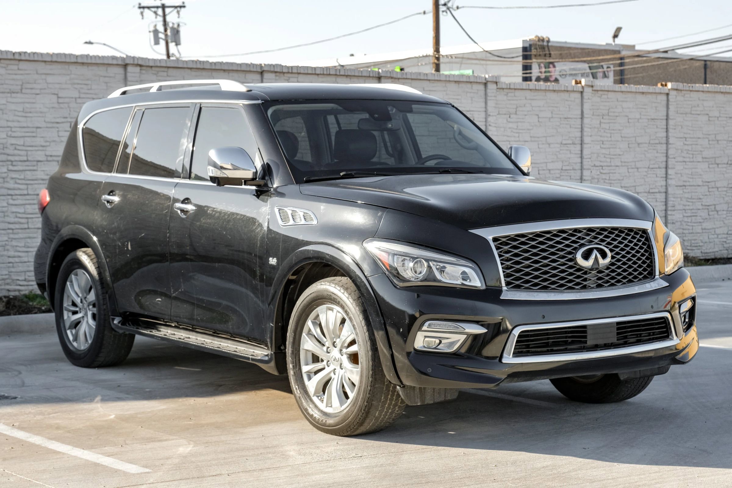 Used 2016 INFINITI QX80 4WD w/ Deluxe Technology Package image 6