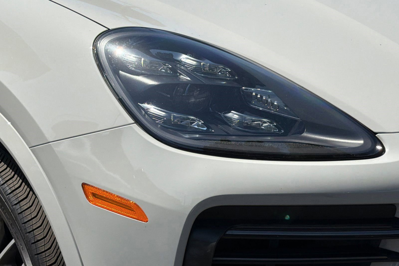 Used 2023 Porsche Cayenne Platinum Edition image 10