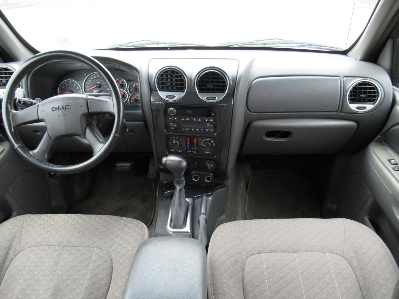 Used 2004 GMC Envoy XUV SLE w/ 1SB Preferred Equipment Group AWD/4WD image 12