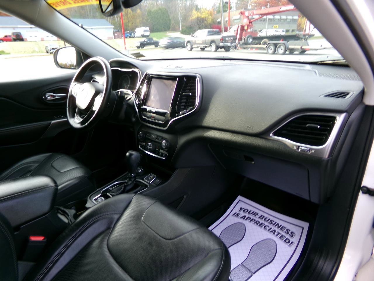 Used 2020 Jeep Cherokee Limited AWD/4WD image 16