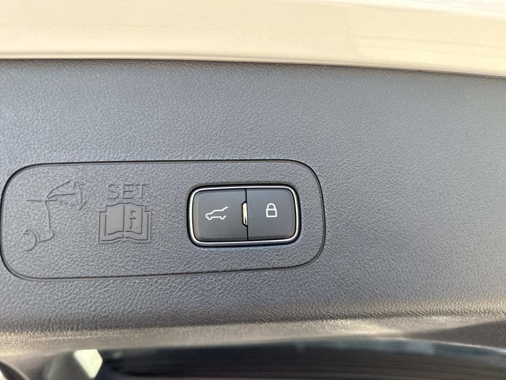 Used 2025 Lincoln Aviator Black Label AWD/4WD image 6