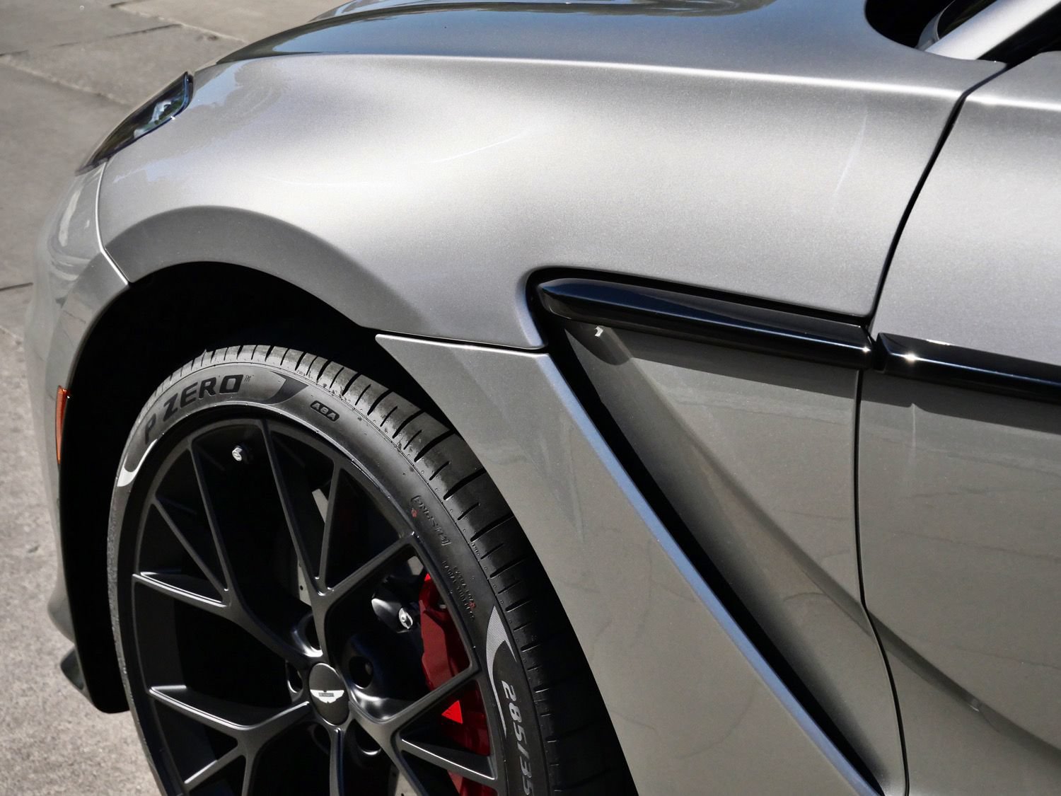 New 2026 Aston Martin DBX 707 AWD/4WD image 9