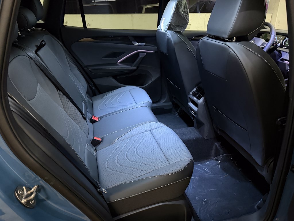 New 2026 Volkswagen Tiguan SE R-Line AWD/4WD image 25
