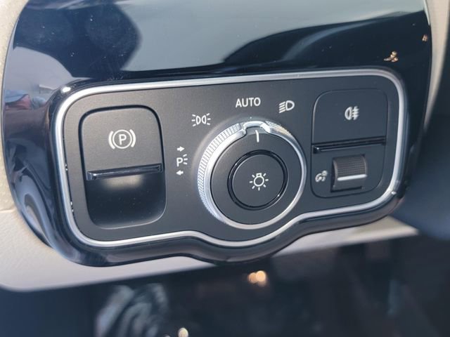 Used 2020 Mercedes-Benz CLA 250 image 28