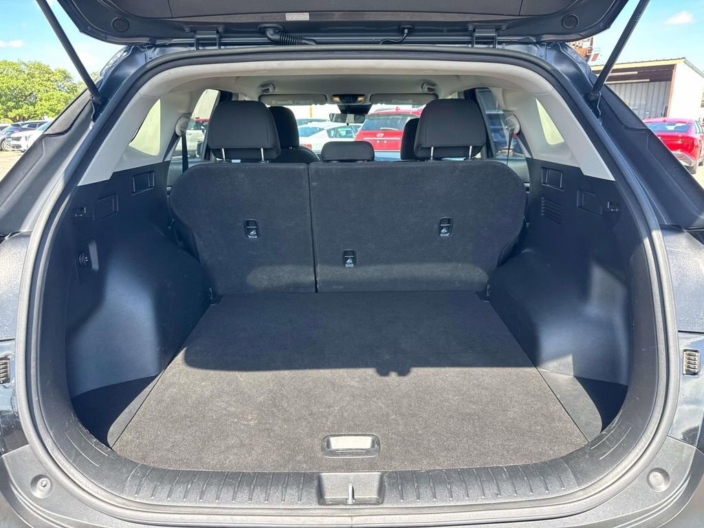 Used 2024 Kia Sportage LX image 9