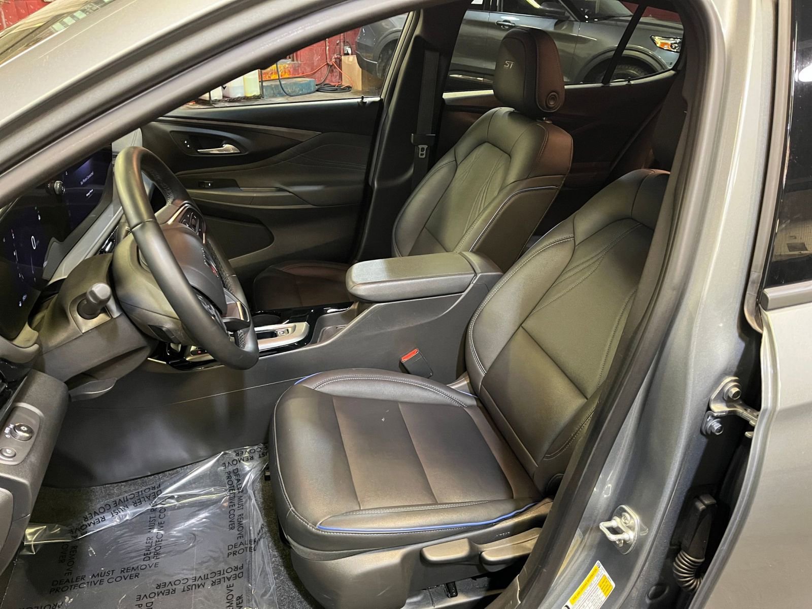 Used 2025 Buick Envista Sport Touring image 35