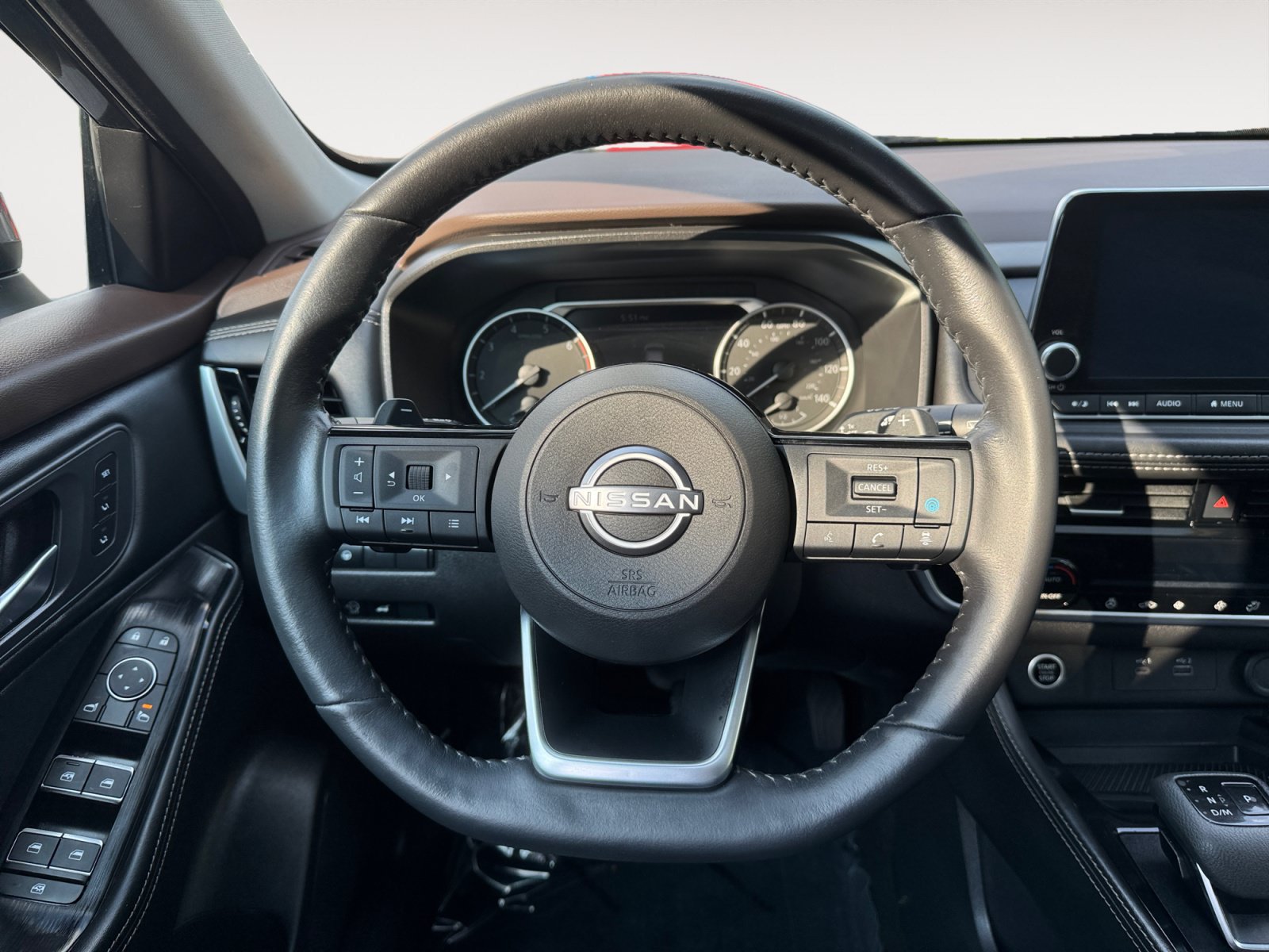 Used 2023 Nissan Rogue SL AWD/4WD image 12