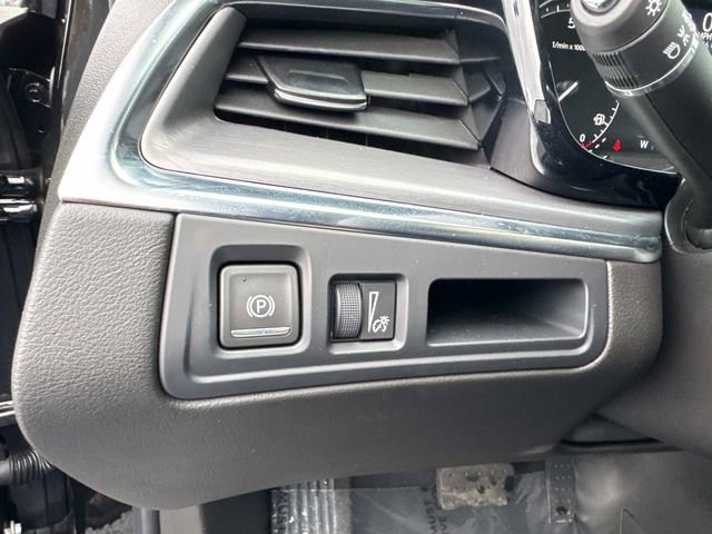 New 2025 Cadillac XT5 Luxury image 28