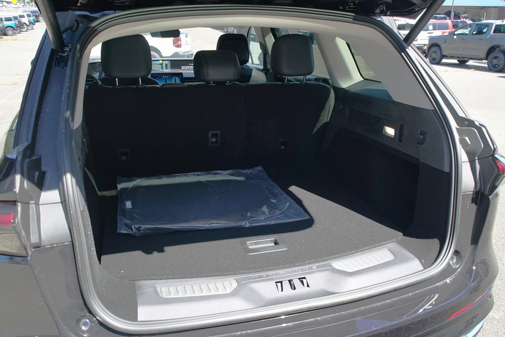 New 2026 Lincoln Nautilus Premier w/ Equipment Group 102A AWD/4WD image 25