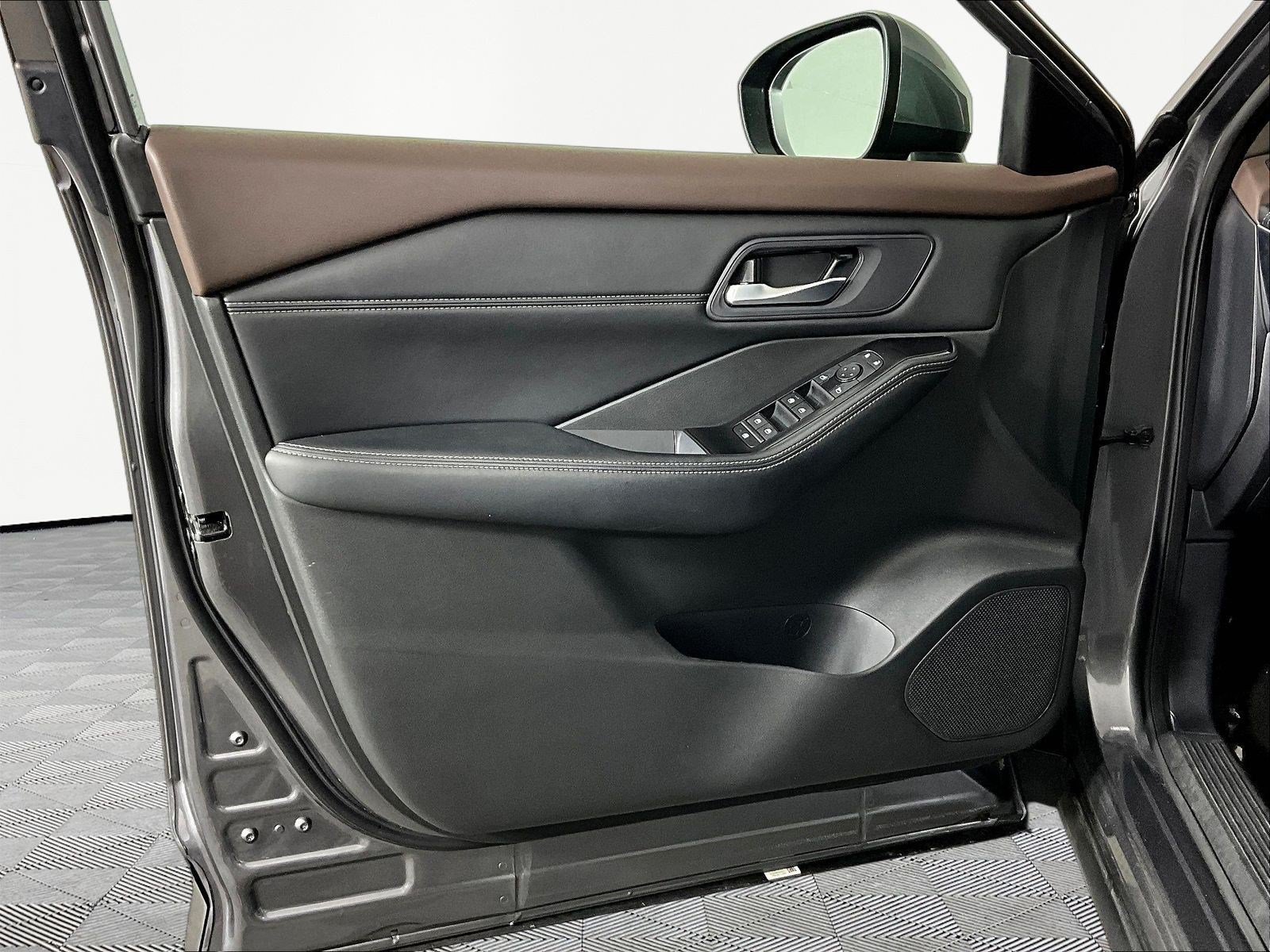 Certified 2023 Nissan Rogue SV w/ SV Premium B Package AWD/4WD image 20