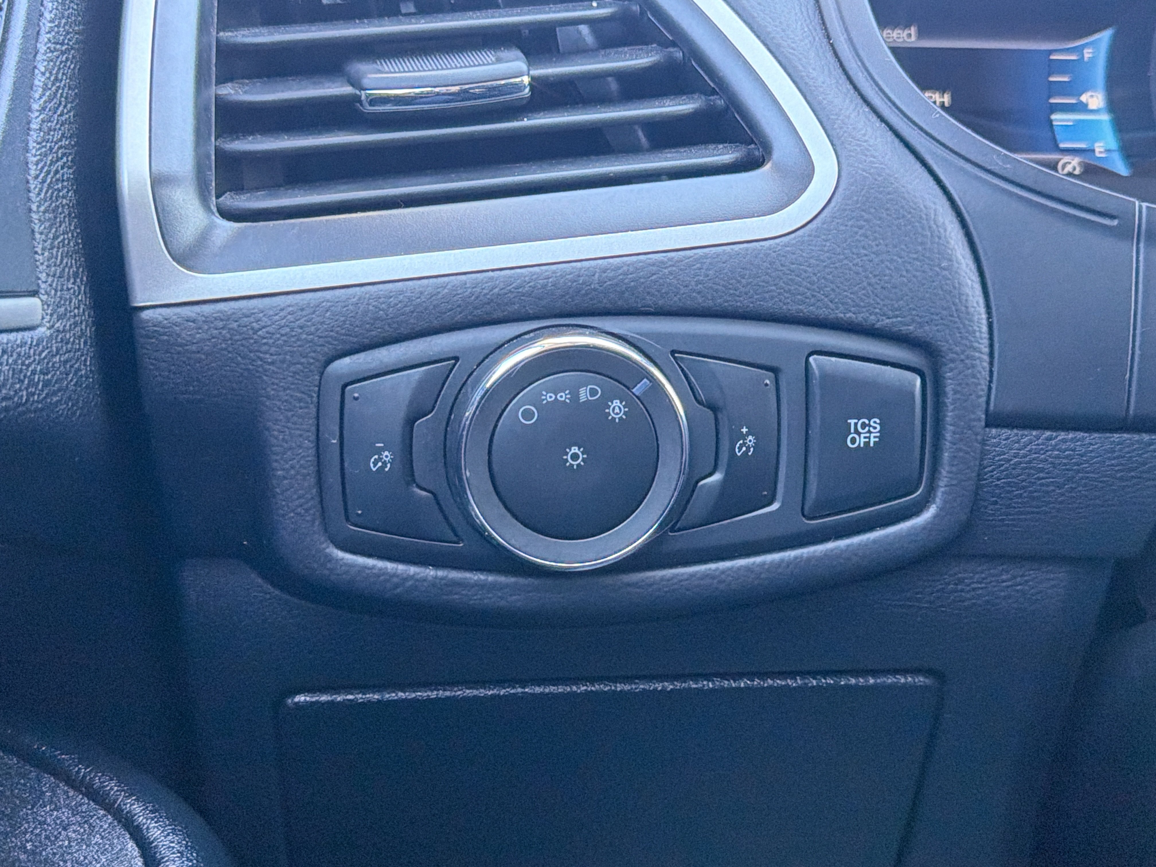 Used 2024 Ford Edge SEL AWD/4WD image 27