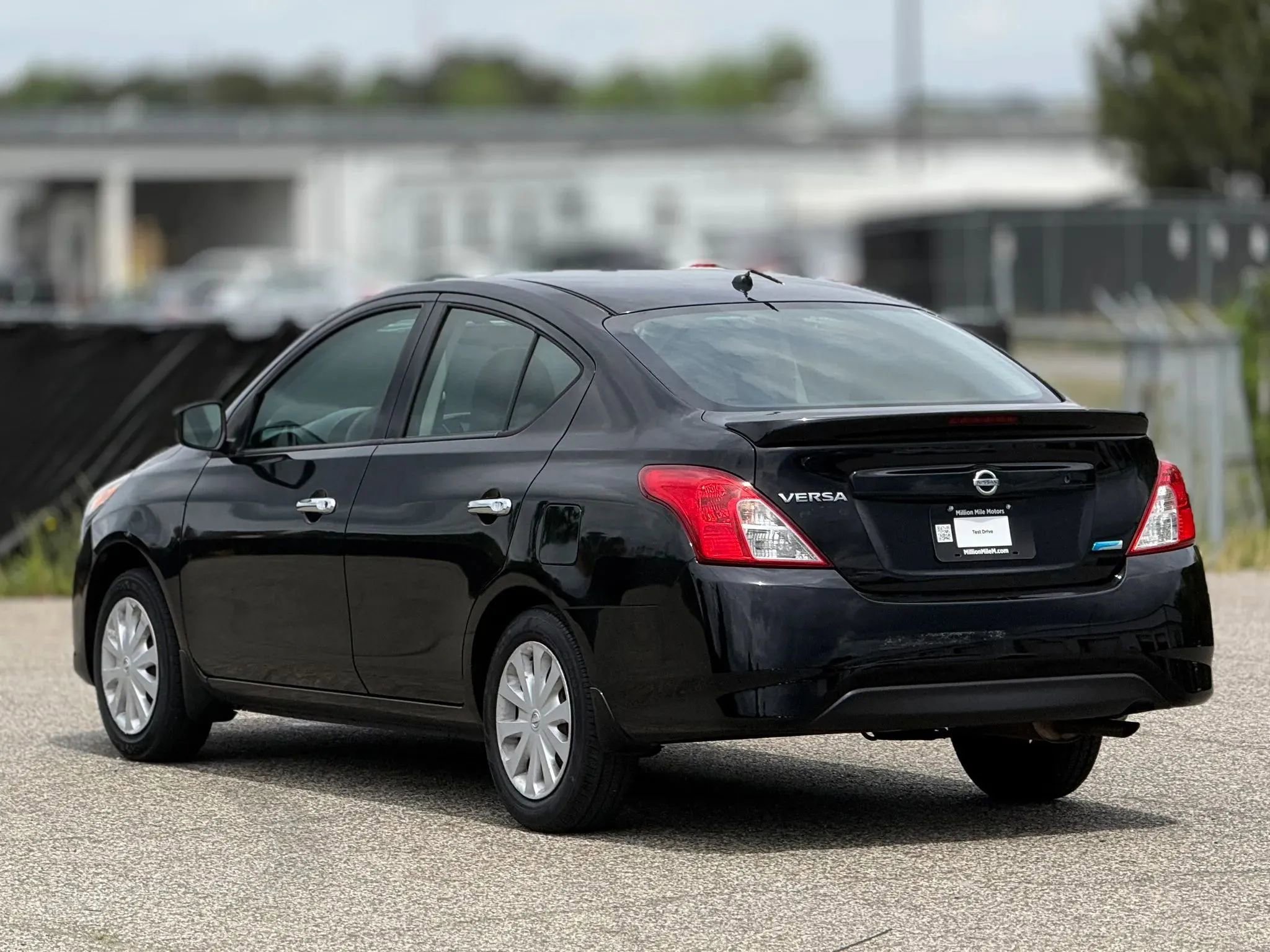 Used 2016 Nissan Versa S Plus FWD image 10