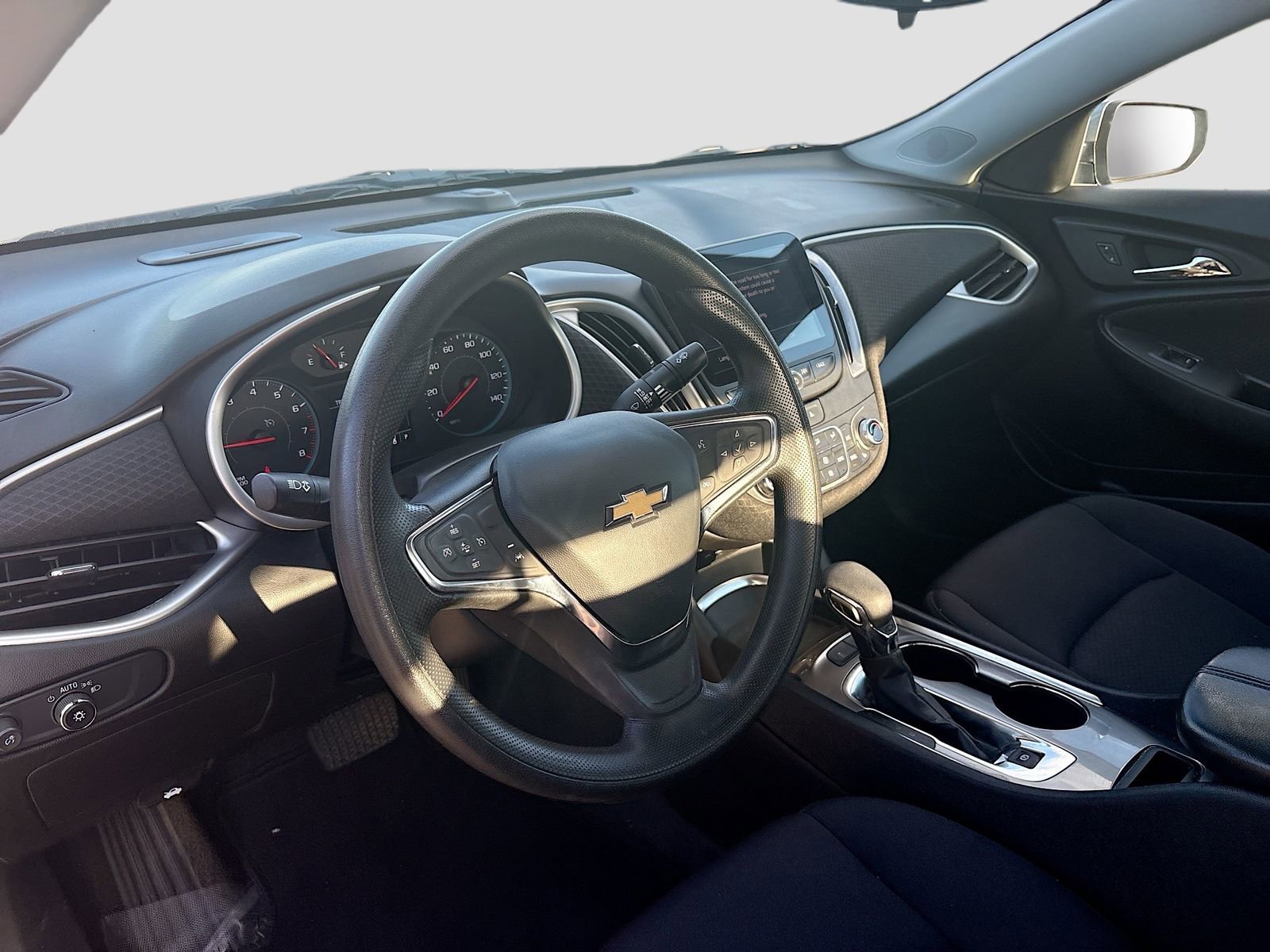 Used 2024 Chevrolet Malibu LT FWD image 9