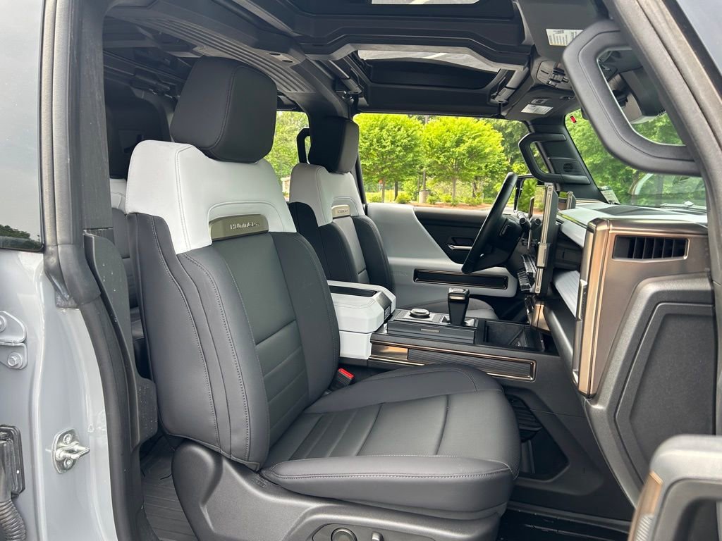 Used 2025 GMC Hummer EV 2X w/ LPO, Sport Package image 16