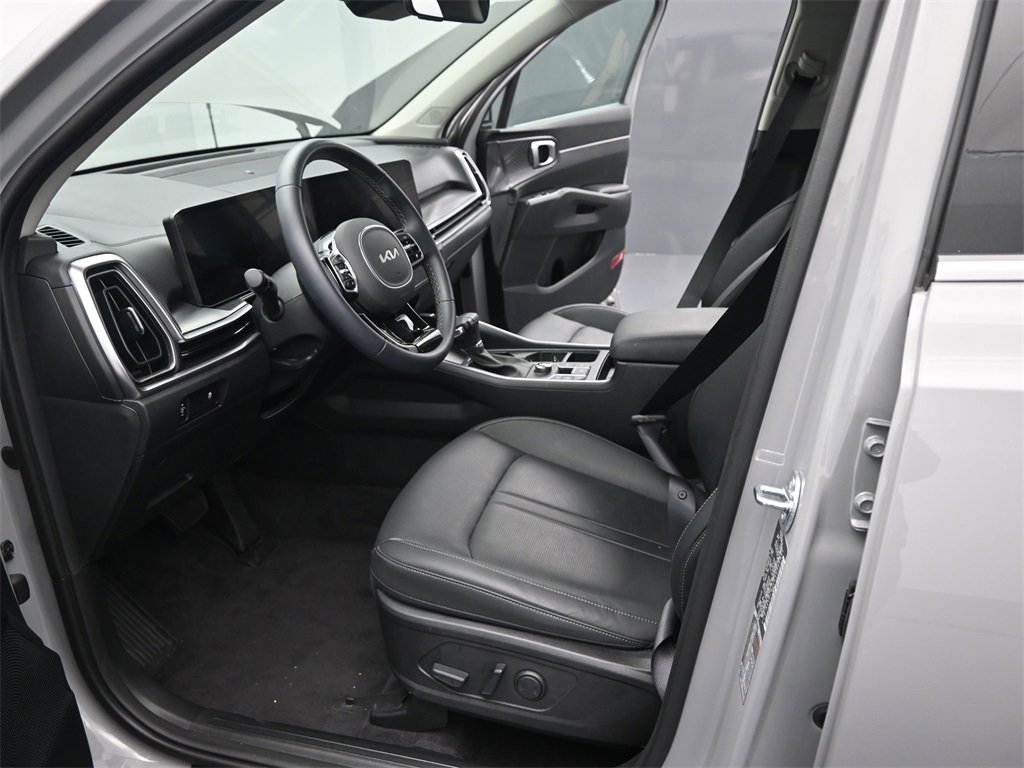 New 2025 Kia Sorento S image 18